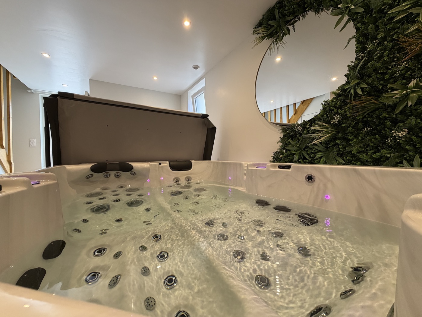Jacuzzi privatif — La Parenthèse Bretonne